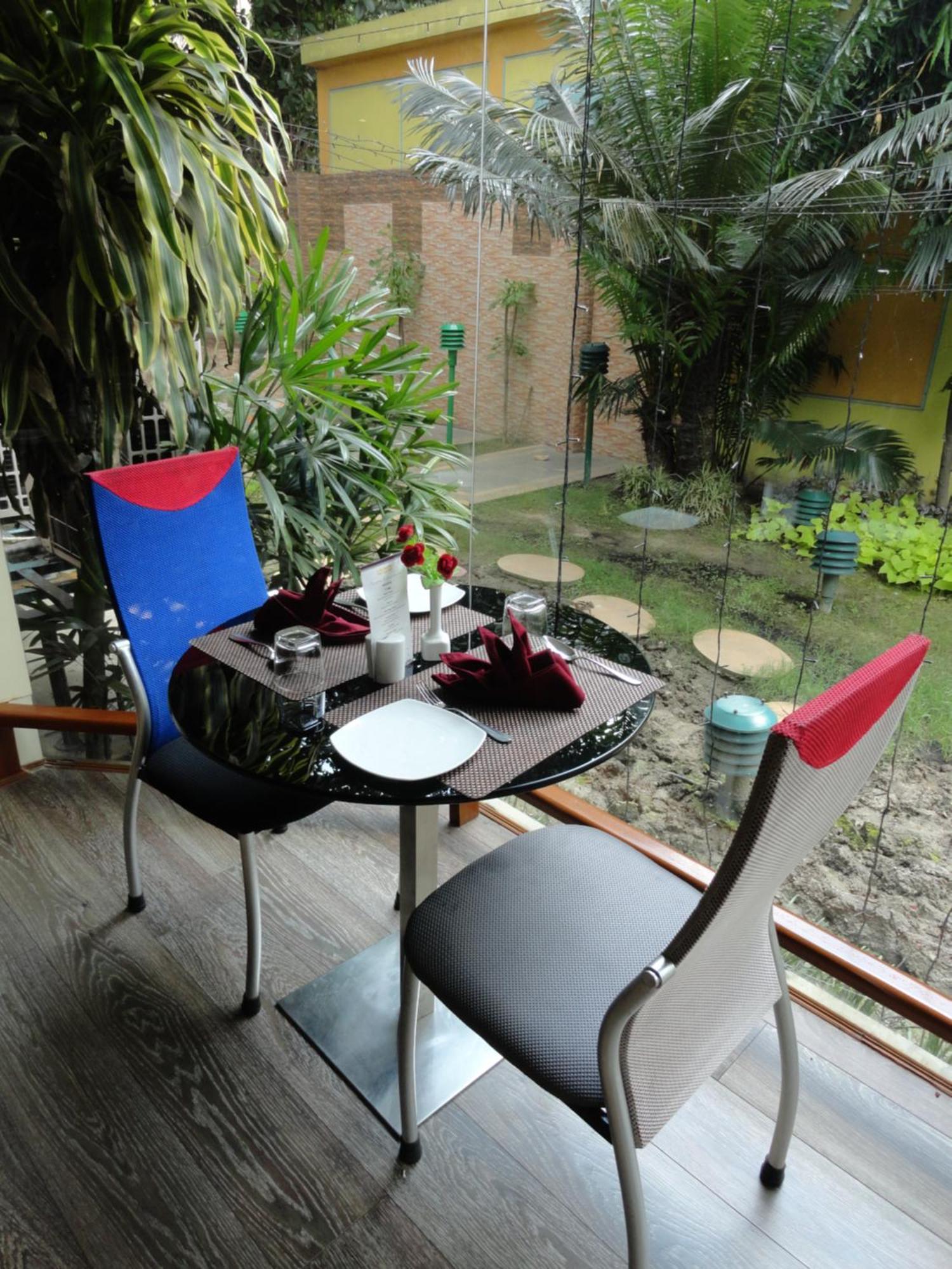 The Senator Hotel Calcutta  Esterno foto
