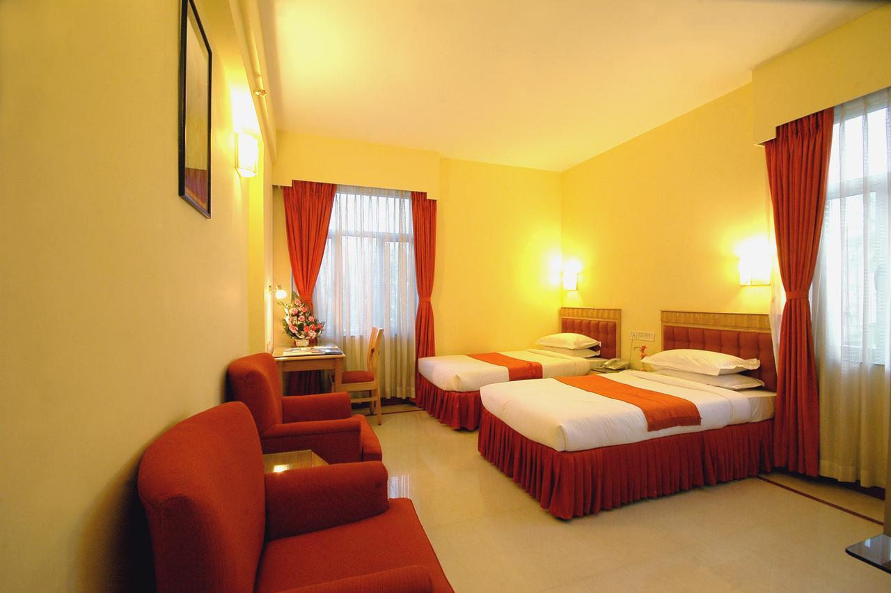 The Senator Hotel Calcutta  Esterno foto